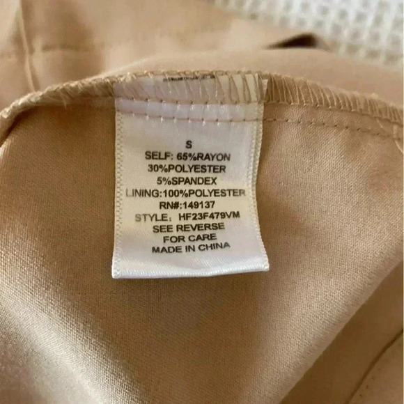 HYFVE Mini Skirt Tan Pleated Trouser Skirt Size Small Khaki Zipper and Pockets - Picture 5 of 9